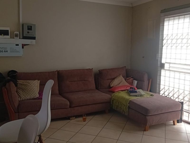 3 bedroom House For Sale in Glenway Estate , Pretoria - Photo 5