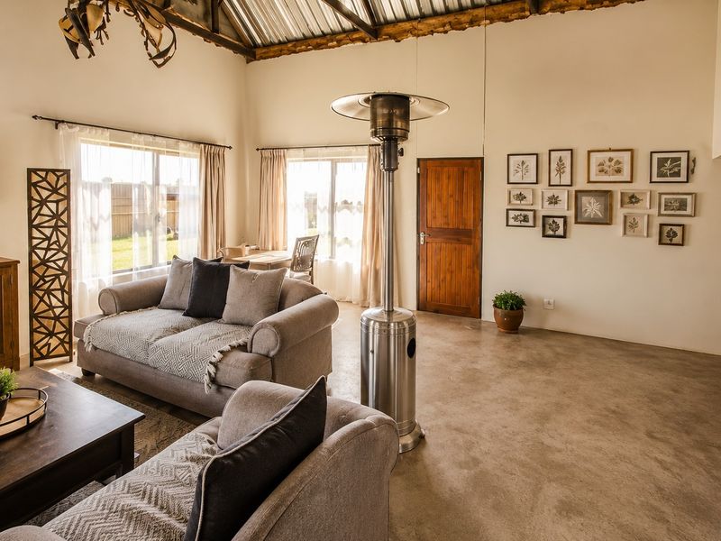 Country Living with Endless Potential - Two Homes on 1.2 Hectares - in Benoni AH, Benoni - Photo 4