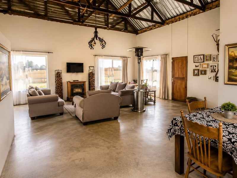 Country Living with Endless Potential - Two Homes on 1.2 Hectares - in Benoni AH, Benoni - Photo 3
