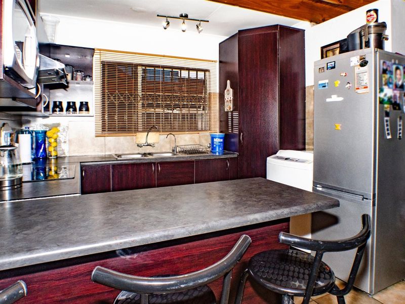 Lovely 3 Bedroom Duplex Cluster In Secure Complex - Photo 9
