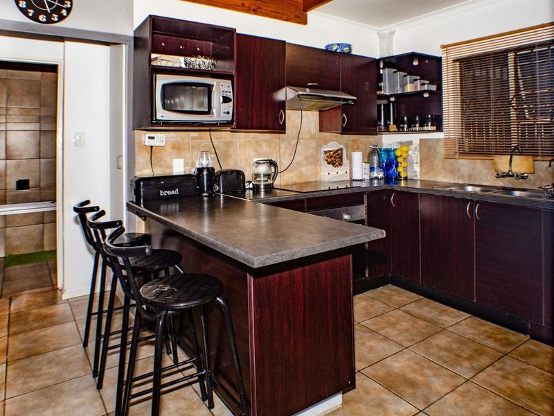 Lovely 3 Bedroom Duplex Cluster In Secure Complex - Photo 8