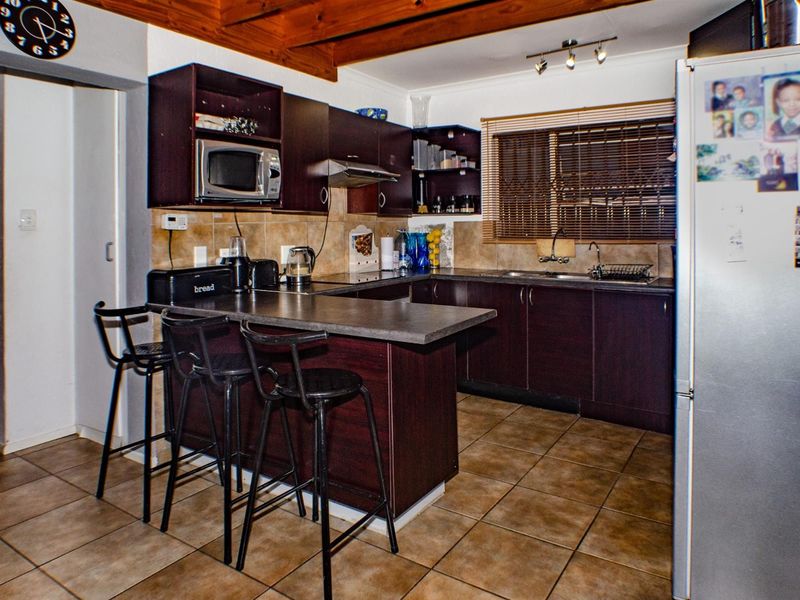 Lovely 3 Bedroom Duplex Cluster In Secure Complex - Photo 7