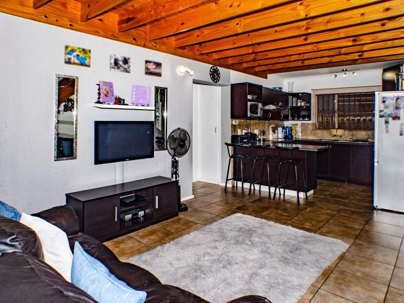Lovely 3 Bedroom Duplex Cluster In Secure Complex - Photo 5
