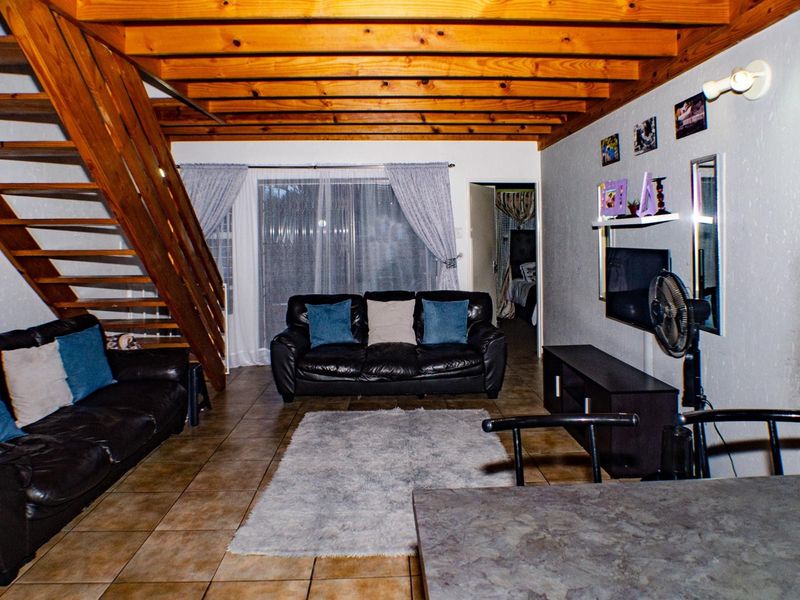Lovely 3 Bedroom Duplex Cluster In Secure Complex - Photo 3
