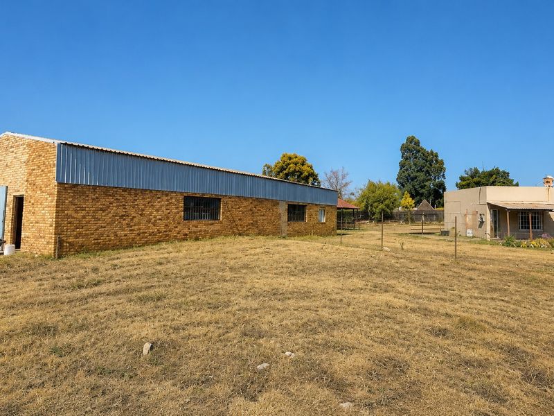 1.2-Hectare Smallholding with Spacious Workshop - in Benoni AH, Benoni - Photo 1