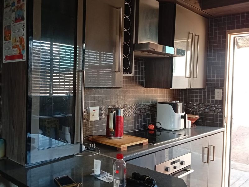 3 bedroom House For Sale in Mahube , Gemvalley ,Pretoria - Photo 5