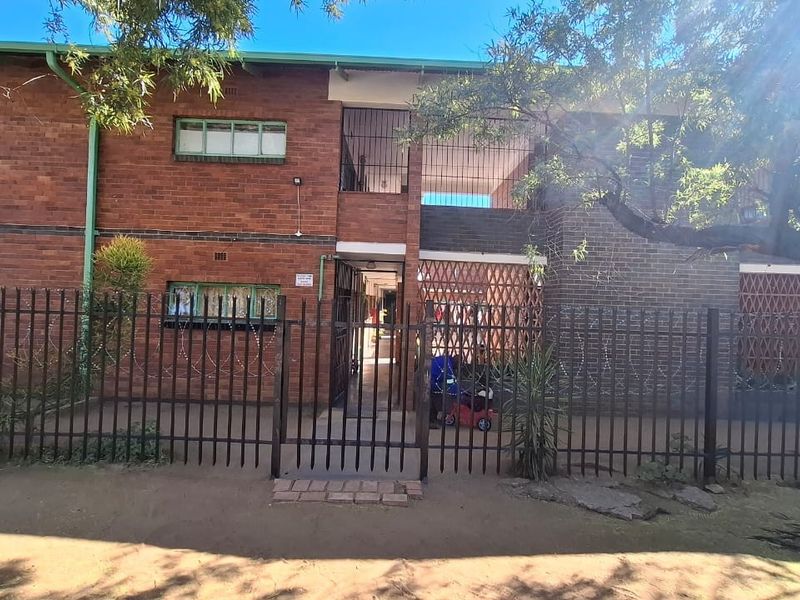 Commercial Property Listing - 16 Income-Generating Flats Hartswater, Northern Cape - Photo 1