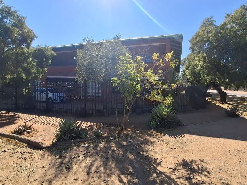 Commercial Property Listing - 16 Income-Generating Flats Hartswater, Northern Cape - Photo 9