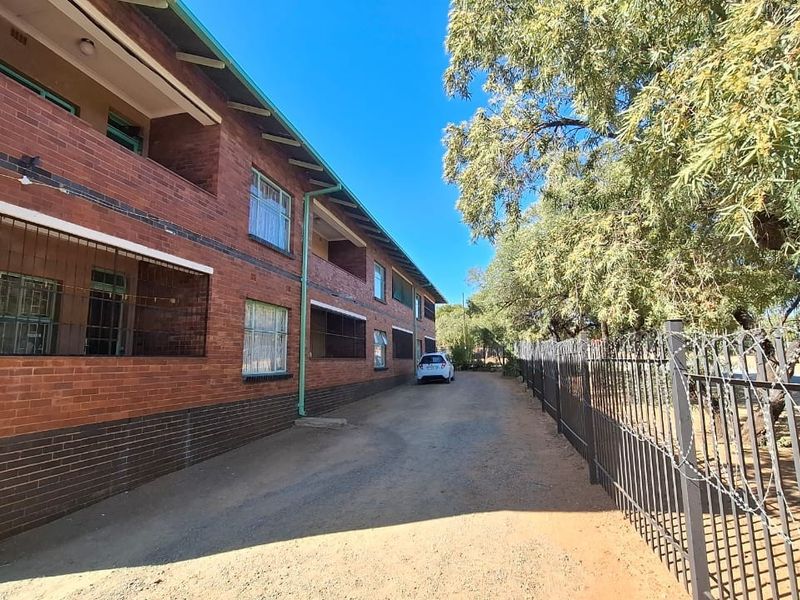 Commercial Property Listing - 16 Income-Generating Flats Hartswater, Northern Cape - Photo 2