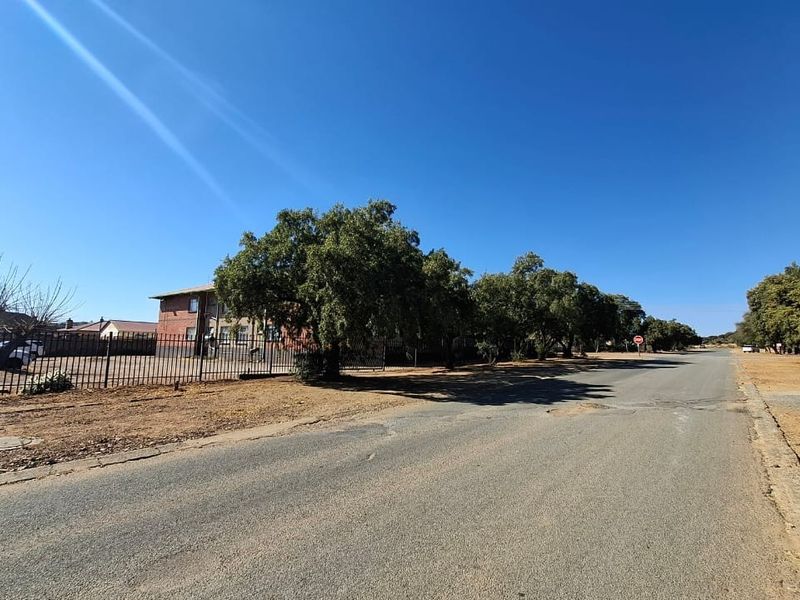 Commercial Property Listing - 16 Income-Generating Flats Hartswater, Northern Cape - Photo 10