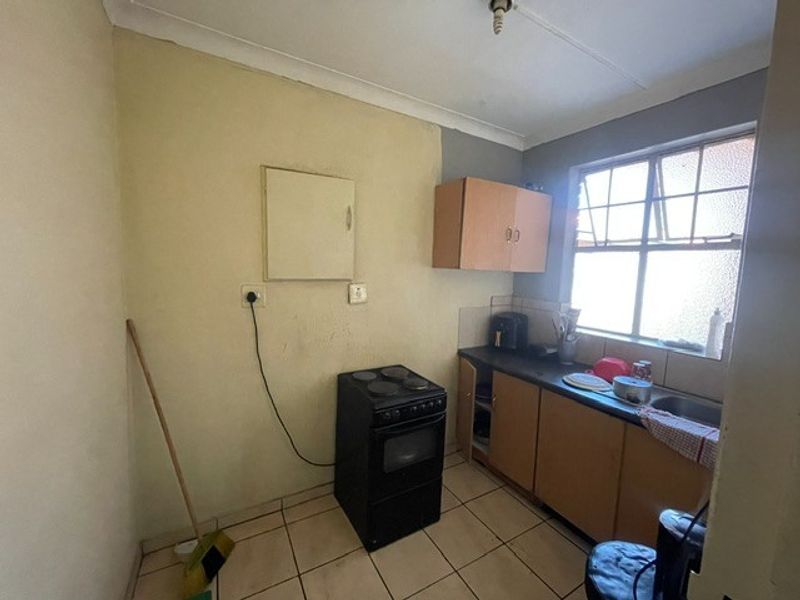 Investment property for sale in Sunnyside. - Photo 2