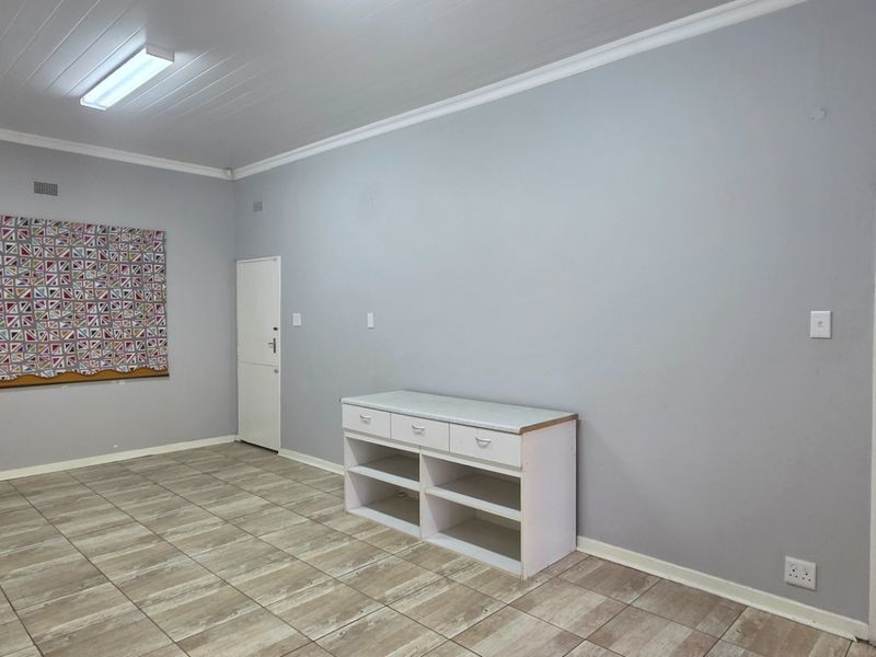 Stunning House for Sale in Panorama - Photo 8