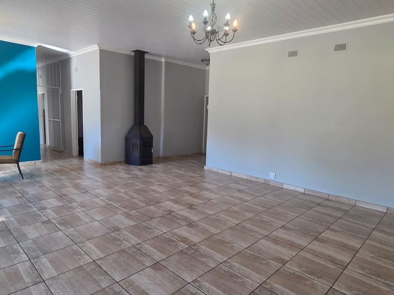 Stunning House for Sale in Panorama - Photo 5