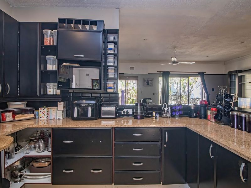 Coastal Luxury Living with Sea Views in Sheffield Beach - Photo 6