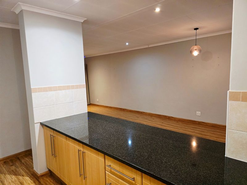 Townhouse For Sale in Monavoni, Centurion - Photo 7