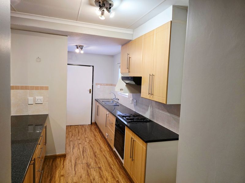 Townhouse For Sale in Monavoni, Centurion - Photo 6