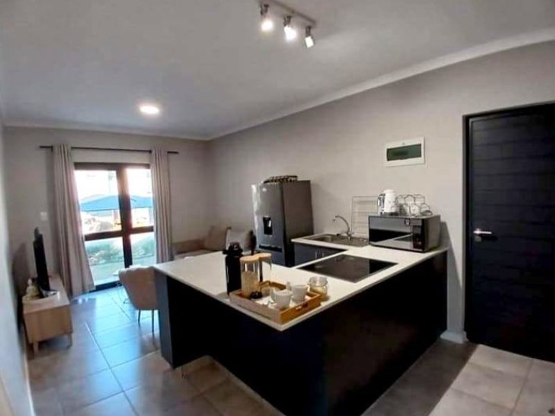 Elegant Ground Floor Apartment To Rent in Waterfall, Hillcrest, KwaZulu Natal - Photo 1