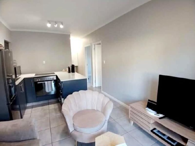 Elegant Ground Floor Apartment To Rent in Waterfall, Hillcrest, KwaZulu Natal - Photo 3