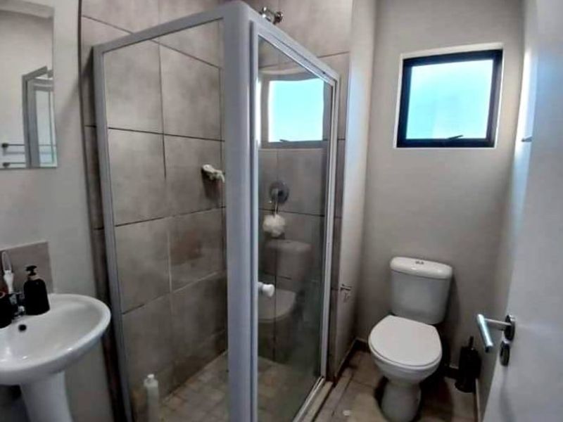 Elegant Ground Floor Apartment To Rent in Waterfall, Hillcrest, KwaZulu Natal - Photo 7
