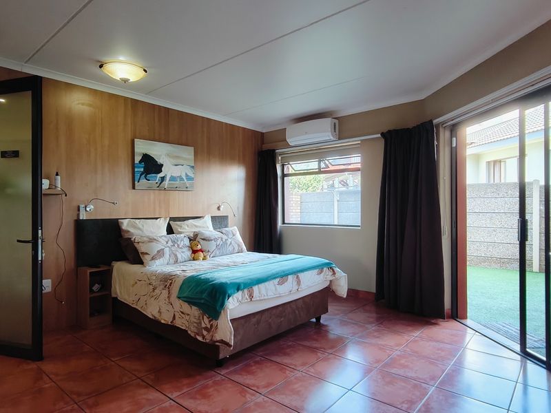 Spacious family residence in Hartenboss - Photo 9