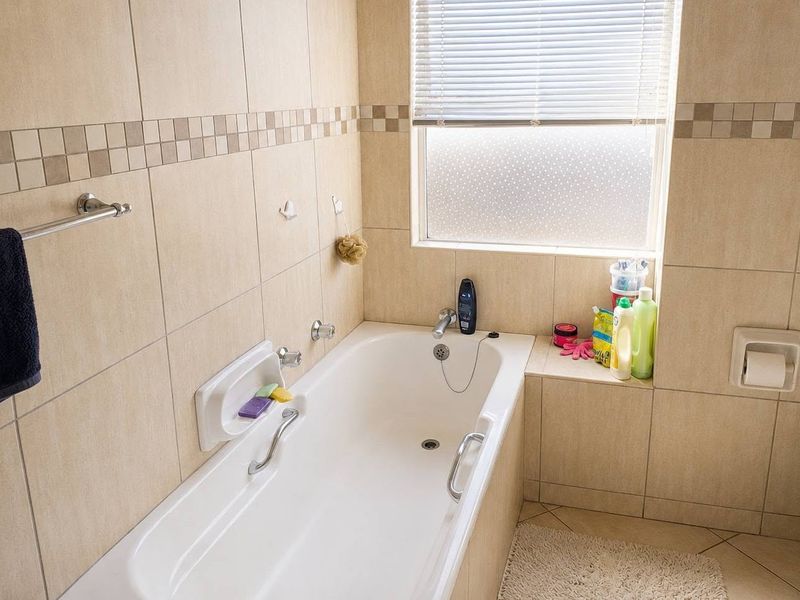 Apartment For Sale in Northmead, Benoni - Photo 9