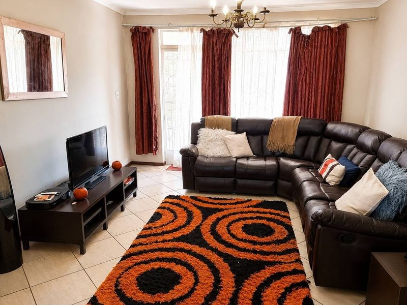 Apartment For Sale in Northmead, Benoni - Photo 2