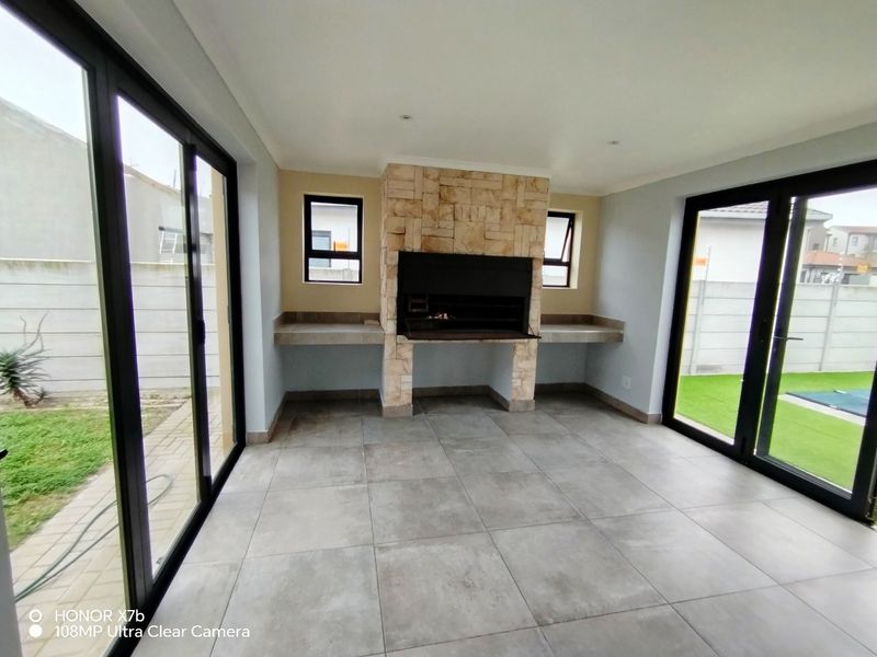 House To Rent in Parklands, Blouberg - Photo 7