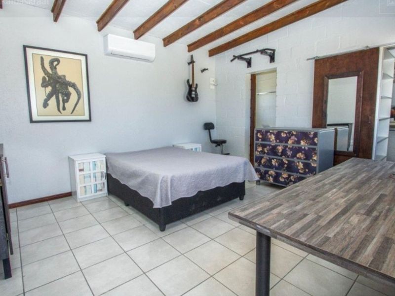 Neat and Luxurious Smallholding in Kalbaskraal with Income Potential - Photo 10