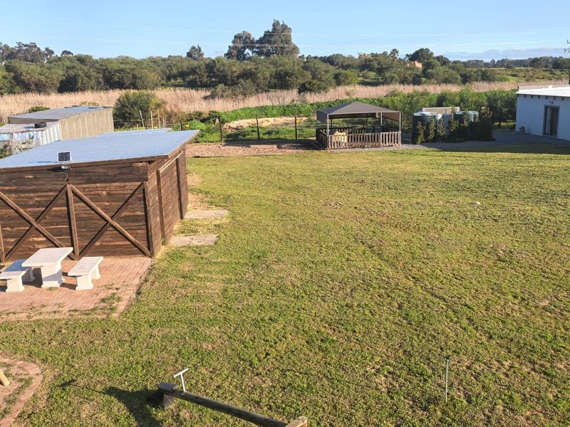 Neat and Luxurious Smallholding in Kalbaskraal with Income Potential - Photo 5