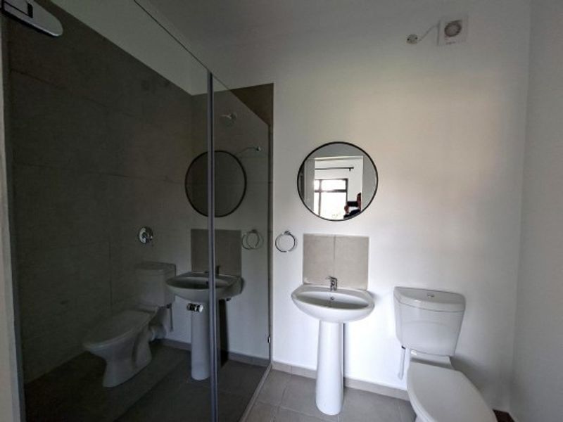 Modern Ensuite ApartmentTo Rent in Waterfall, Hillcrest, KwaZulu Natal - Photo 10