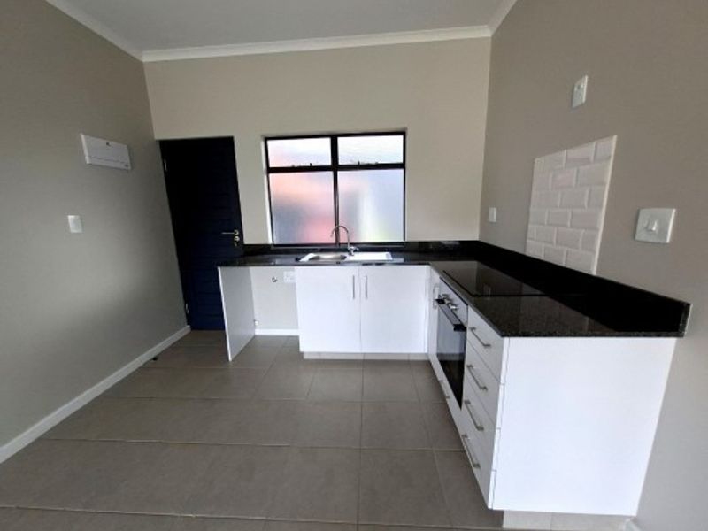 Modern Ensuite ApartmentTo Rent in Waterfall, Hillcrest, KwaZulu Natal - Photo 3