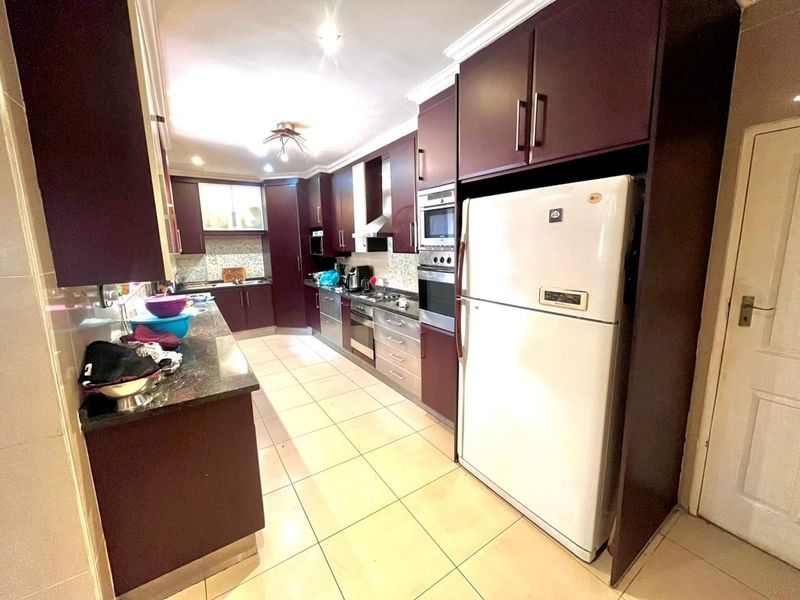 Exclusive Standard Bank Easysell Opportunity Spacious Home in Florida Hills - Photo 4