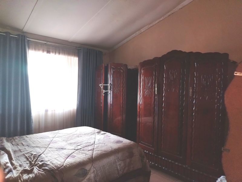 4 Bedroom Extended Corner Simplex with an Outbuilding for Sale in Stanmore Phoenix - Photo 9