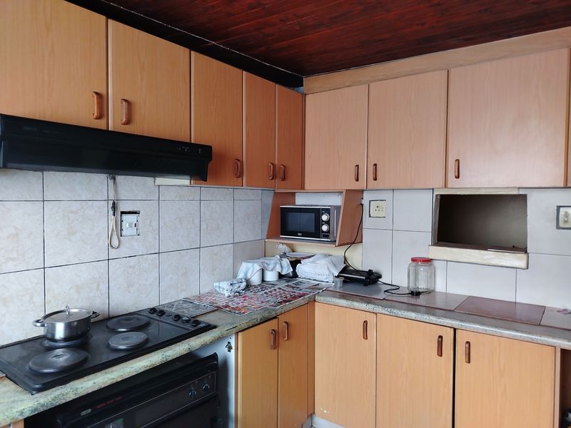 4 Bedroom Extended Corner Simplex with an Outbuilding for Sale in Stanmore Phoenix - Photo 7