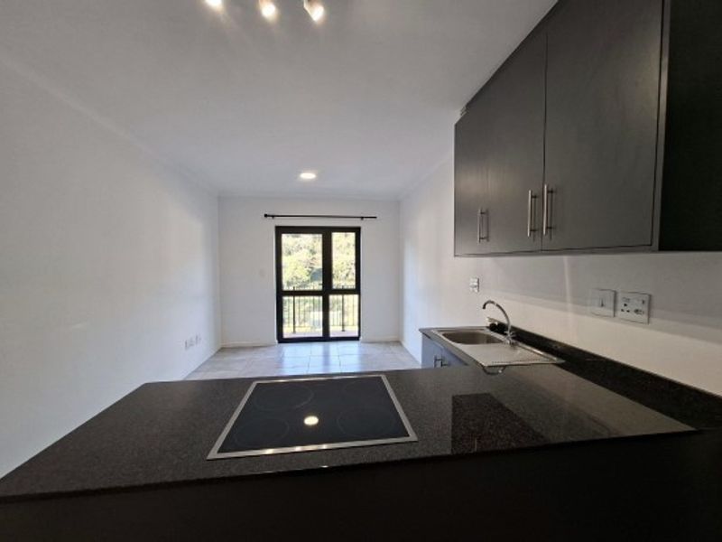 Modern Living Apartment to rent in Waterfall, Hillcrest, KwaZulu Natal - Photo 1