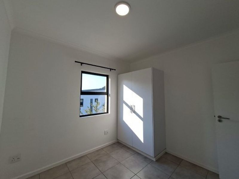 Modern Living Apartment to rent in Waterfall, Hillcrest, KwaZulu Natal - Photo 6