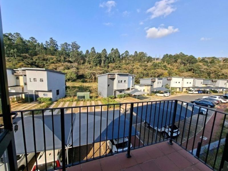 Modern Living Apartment to rent in Waterfall, Hillcrest, KwaZulu Natal - Photo 10