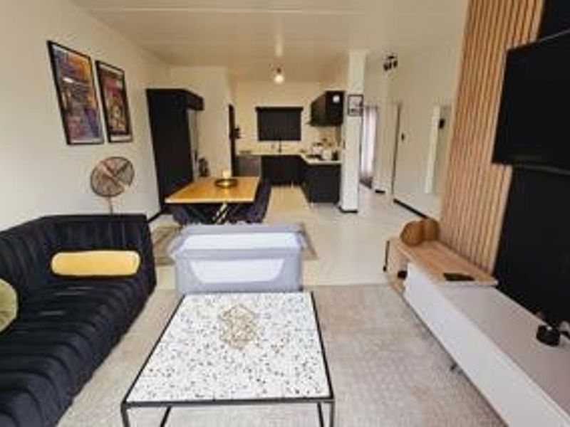 Complex To Rent in Fourways, Sandton - Photo 5