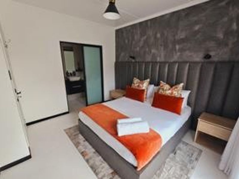 Complex To Rent in Fourways, Sandton - Photo 7