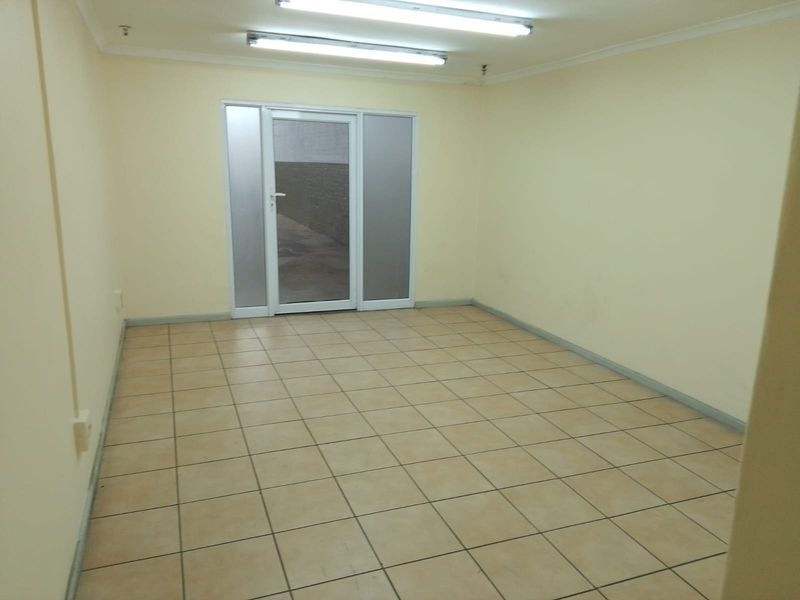 Prime Industrial Warehouse To Let - Secure Business Park Benoni South - Photo 10