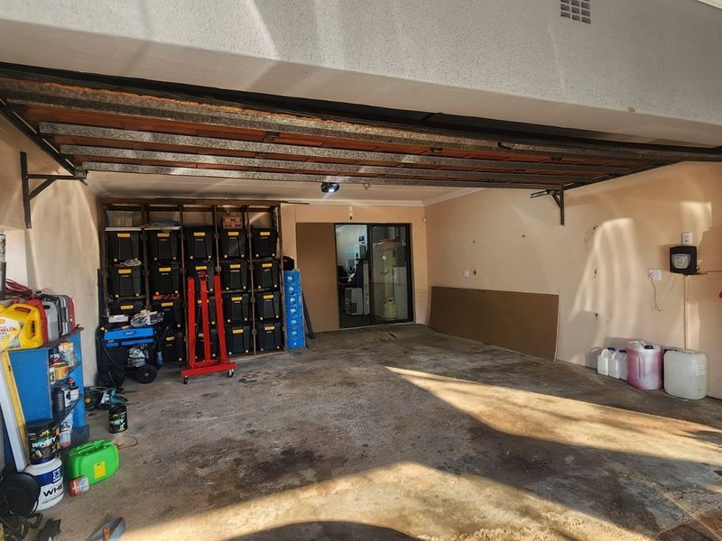 5 Bedroom House To Rent in Brenthurst, Brakpan - Photo 3