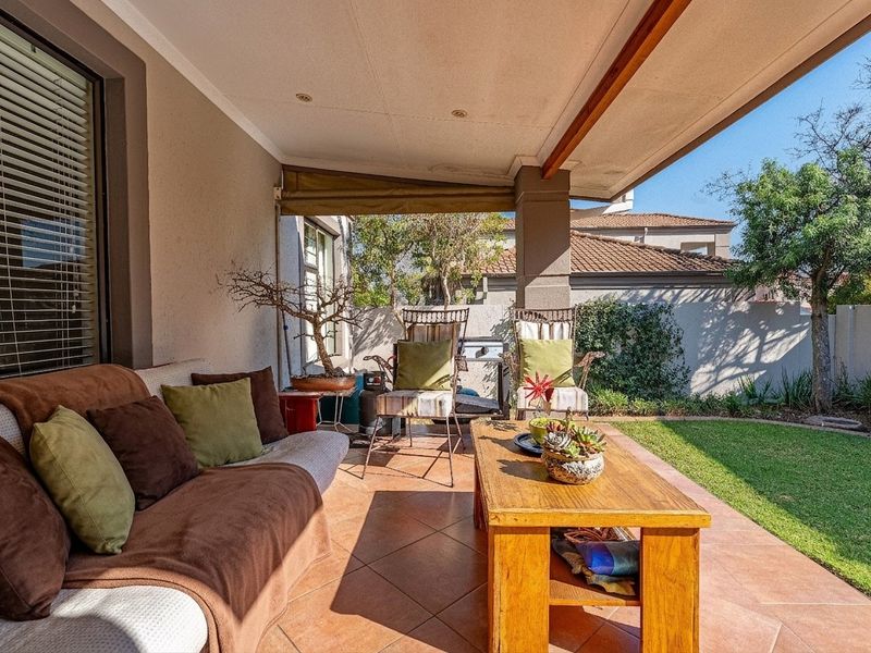 Charming Single-Storey 3 Bedroom Townhouse For Sale in Douglasdale - Photo 7