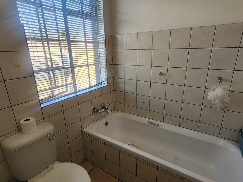 Charming 2-Bedroom Duplex to Let in Brakpan North - Photo 7