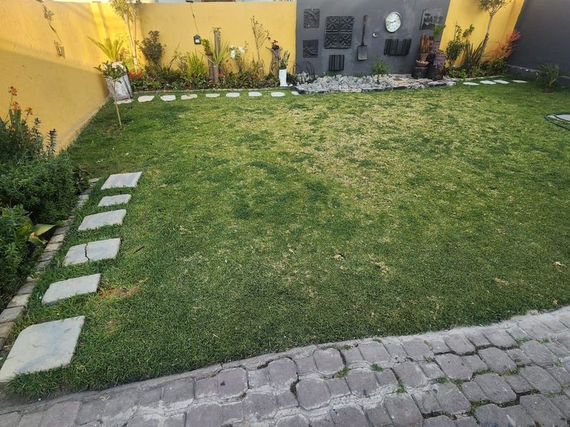 Charming 2-Bedroom Duplex to Let in Brakpan North - Photo 3