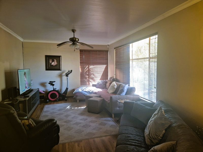 House For Sale in Heilige Akker, Potchefstroom, North West - Photo 8