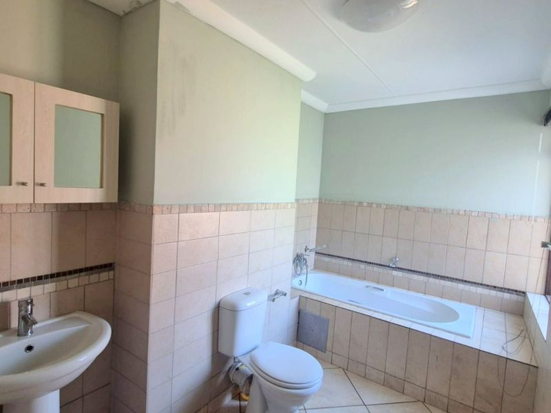 House To Rent in Waterval East, Rustenburg, North West - Photo 8