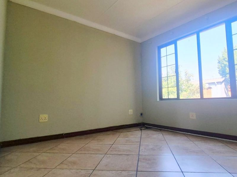 House To Rent in Waterval East, Rustenburg, North West - Photo 6