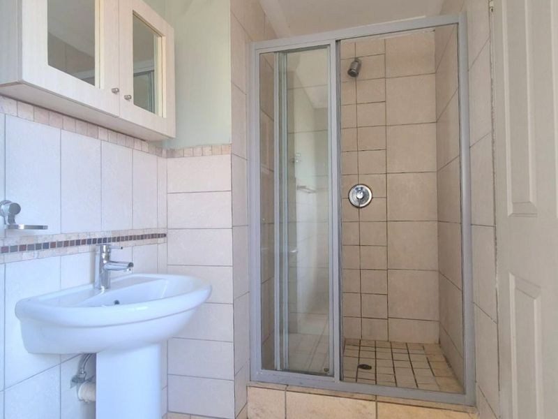 House To Rent in Waterval East, Rustenburg, North West - Photo 9