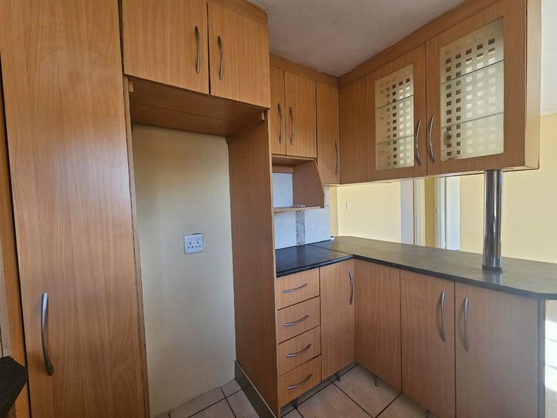 Townhouse To Rent in Ormonde, Johannesburg - Photo 10