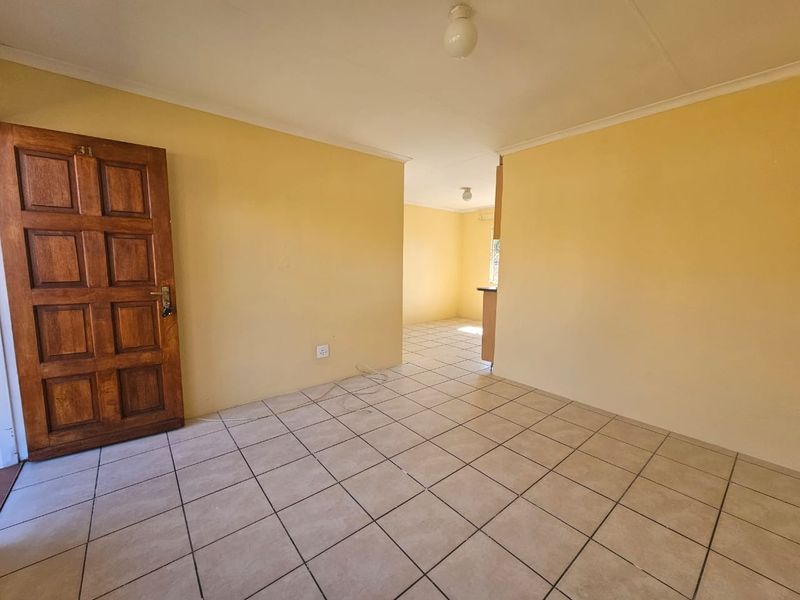 Townhouse To Rent in Ormonde, Johannesburg - Photo 2